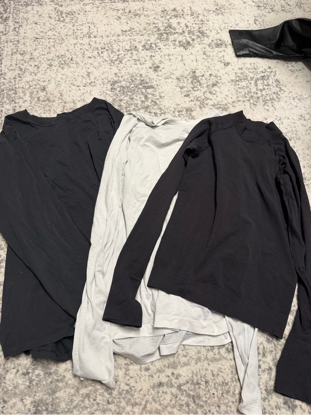 Lululemon Flawed Activewear Lot – 11 Pieces Mixed Sizes Tanks, Tops, Sports Bras - Picture 3 of 9